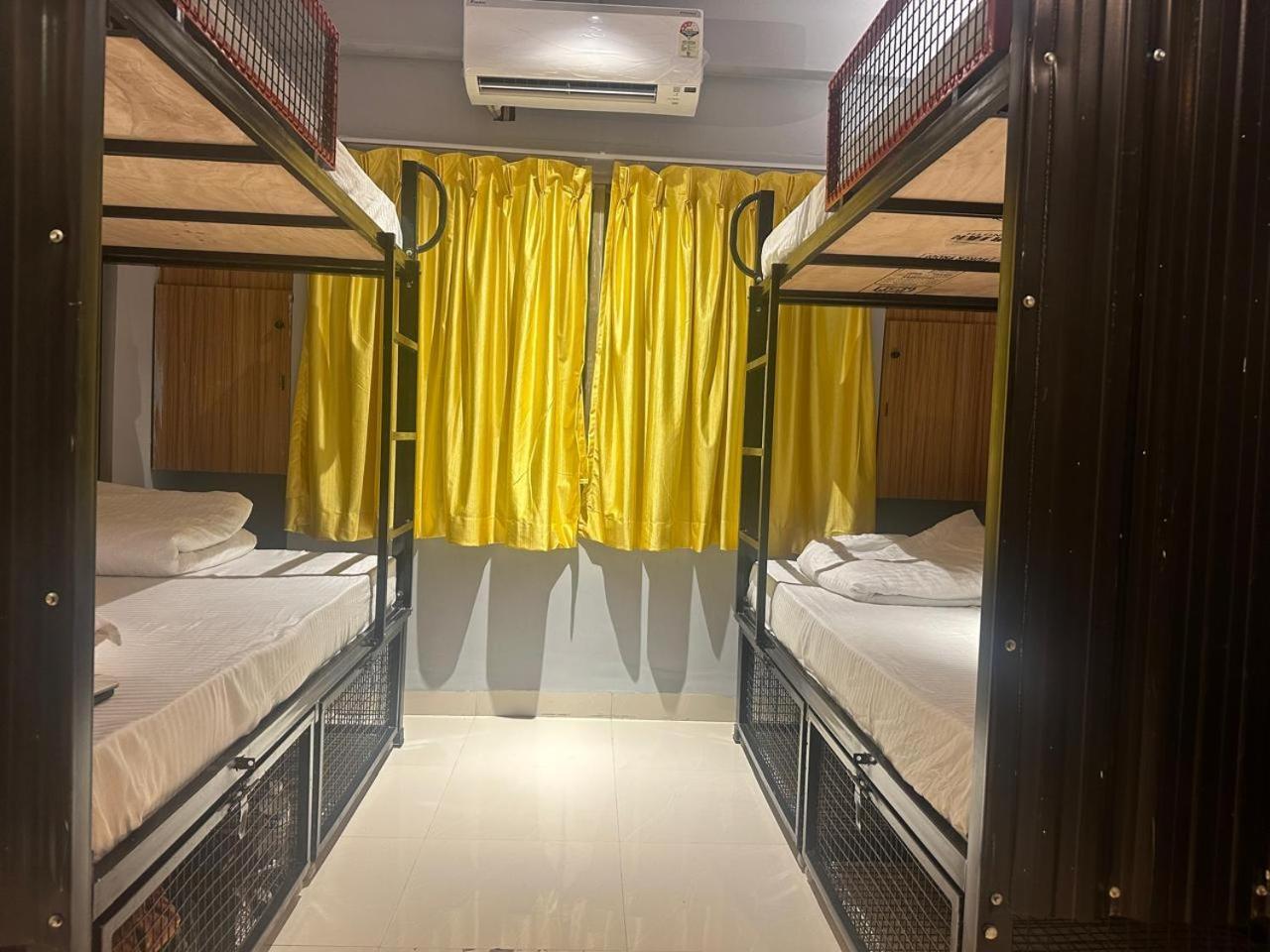 Travotale Hostel And Cowork Koregaonpark Пюн Екстериор снимка