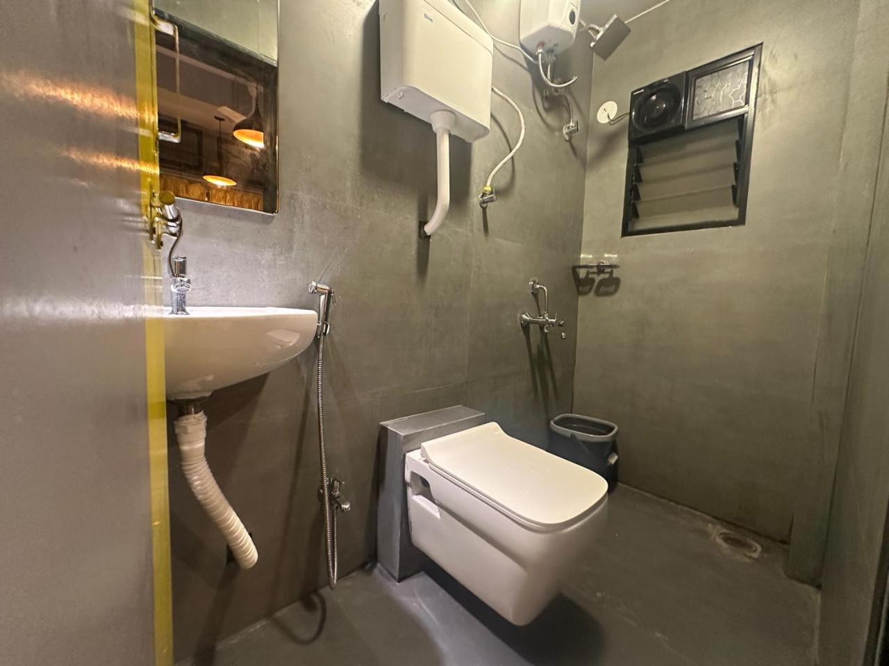 Travotale Hostel And Cowork Koregaonpark Пюн Екстериор снимка