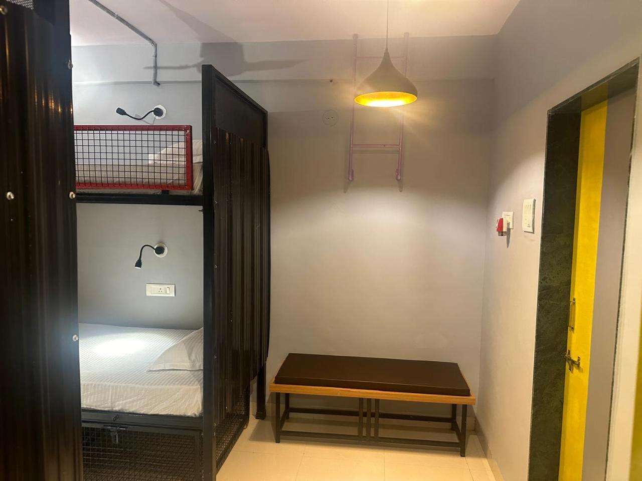Travotale Hostel And Cowork Koregaonpark Пюн Екстериор снимка