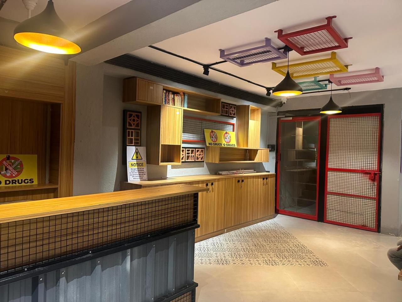 Travotale Hostel And Cowork Koregaonpark Пюн Екстериор снимка