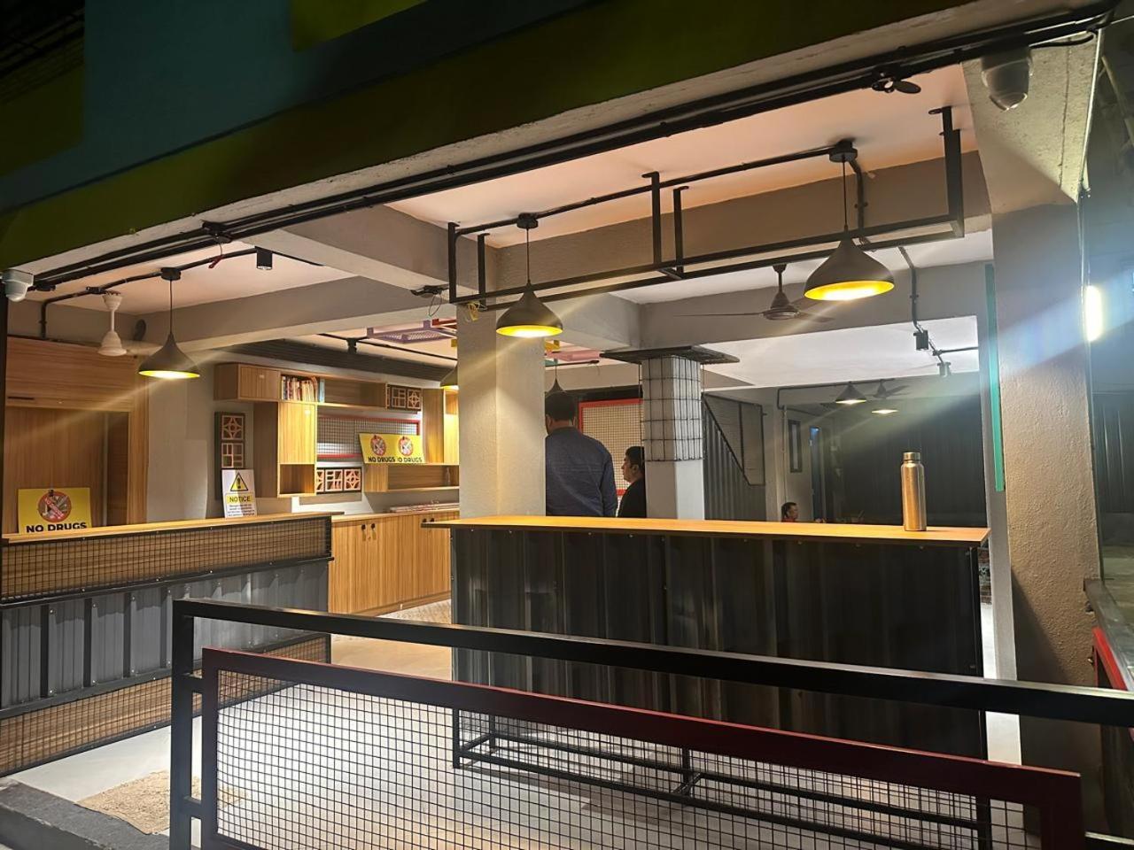 Travotale Hostel And Cowork Koregaonpark Пюн Екстериор снимка