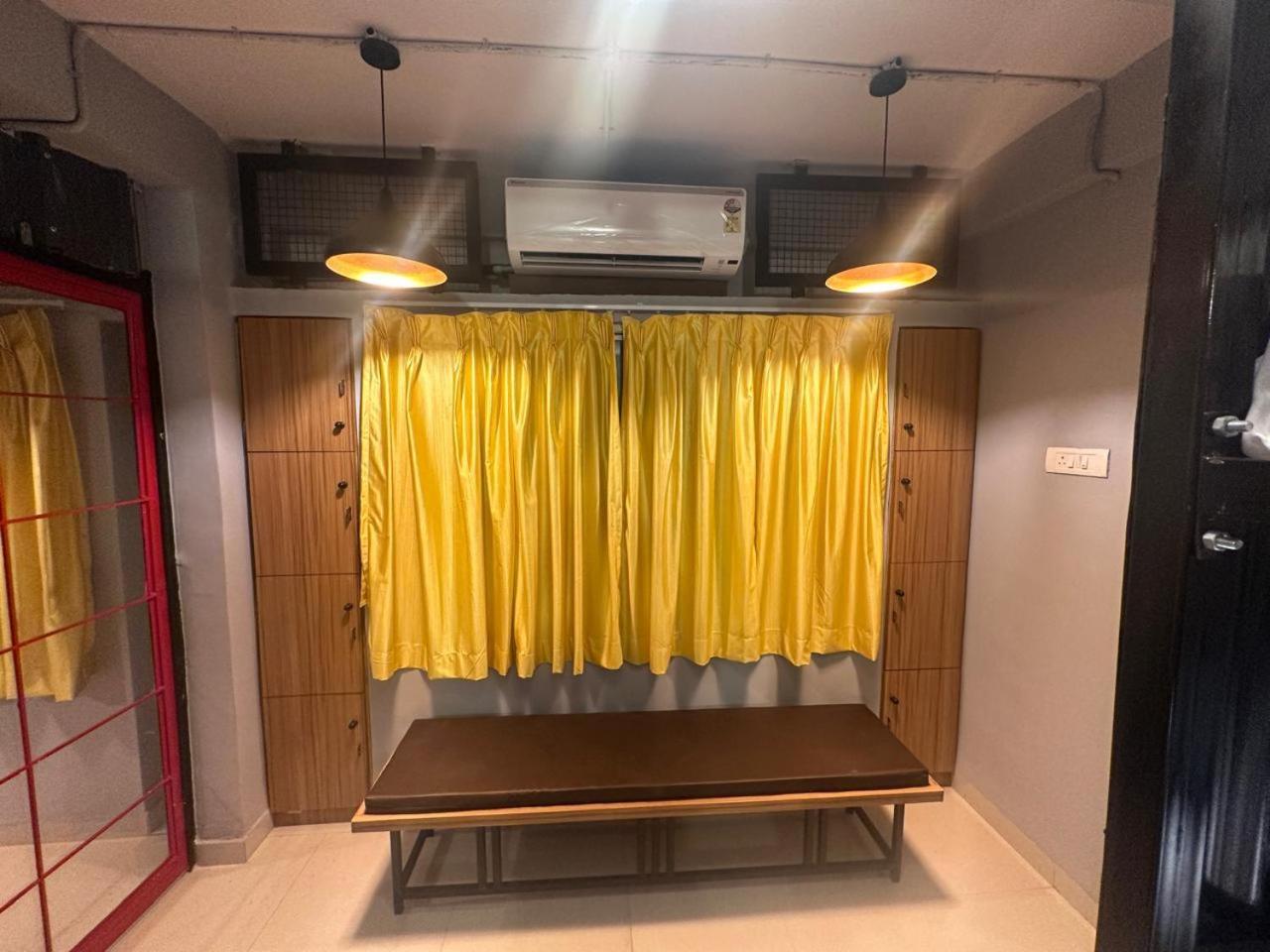 Travotale Hostel And Cowork Koregaonpark Пюн Екстериор снимка
