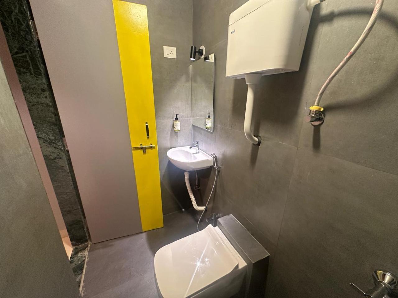 Travotale Hostel And Cowork Koregaonpark Пюн Екстериор снимка