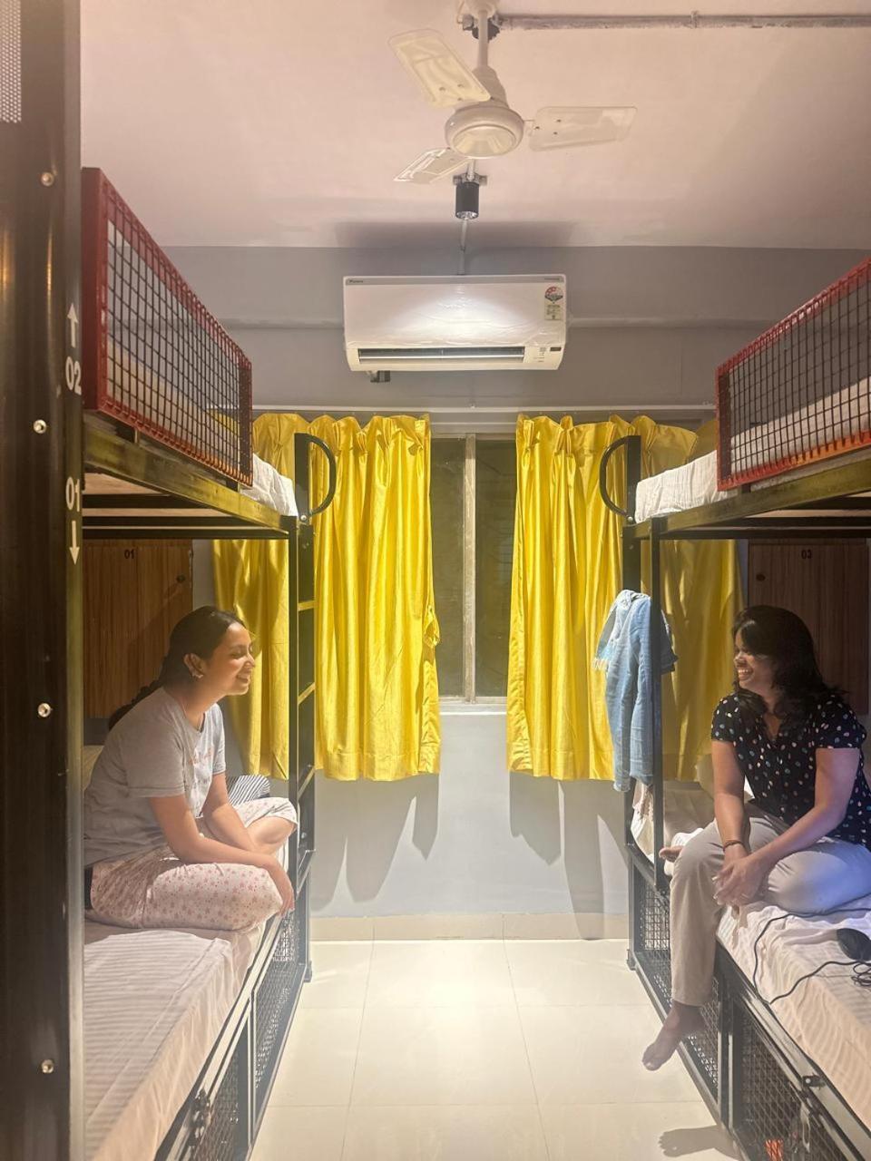 Travotale Hostel And Cowork Koregaonpark Пюн Екстериор снимка