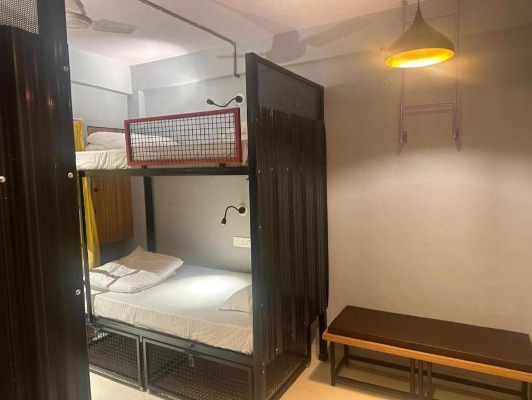 Travotale Hostel And Cowork Koregaonpark Пюн Екстериор снимка
