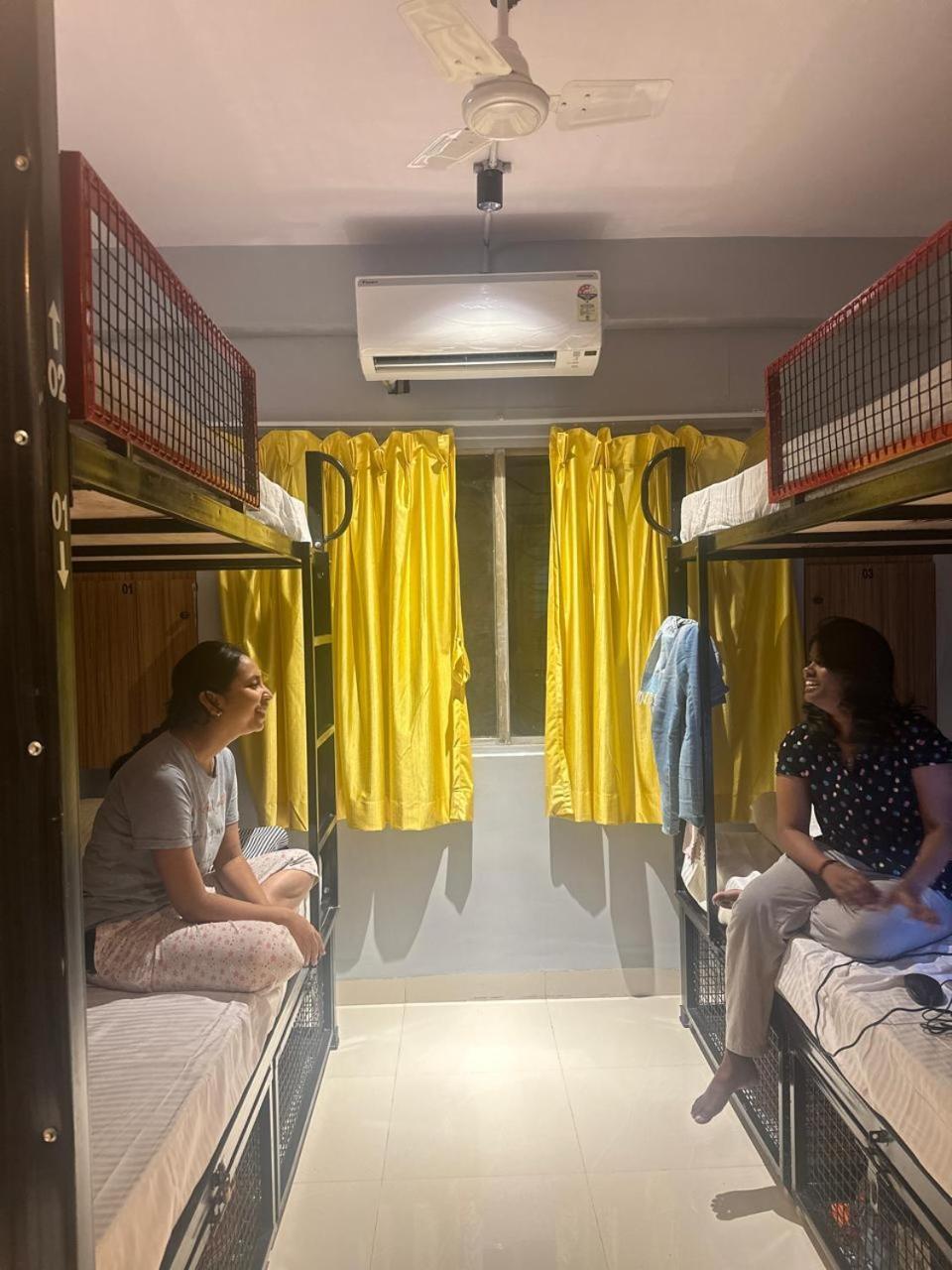 Travotale Hostel And Cowork Koregaonpark Пюн Екстериор снимка