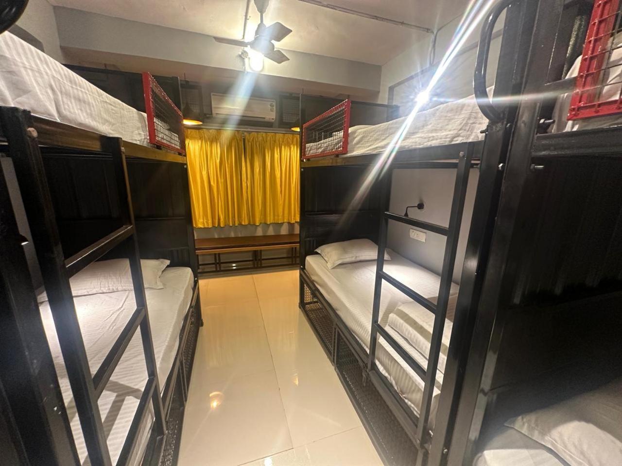 Travotale Hostel And Cowork Koregaonpark Пюн Екстериор снимка
